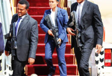 حرس رئيس الوزراء الإثيوبي آبي أحمد يحملون بنادق إسرائيلية من نوع تافور Tavor CTAR-21